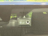 【ドライブレコーダー】ドライブレコーダー装備!走行中はもちろん、あおり運転や事故に遭遇した際、映像で記録し、万一のリスクに備えます。※記録用SDカードはお客様ご自身でご準備いただく必要があります。