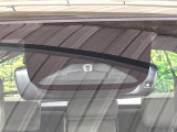 【ホンダセンシング】走行中に前方の車両等を認識し、衝突しそうな時は警報とブレーキで衝突回避と被害軽減をアシスト。より安全にドライブをお楽しみいただけます。