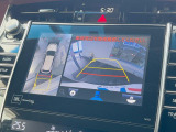 【マルチテレインモニター】車のフロントやサイドのカメラ画像を同時にモニター表示することで、悪路や狭い道を走行時でも周囲の状況確認ができ安心!本格SUVにうれしい装備です♪