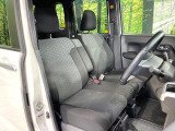 運転席シート廻りは使用感も少なく、良好な状態となっています。丁寧に使われていたことがよくわかりますね。