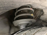 お車を安心してお乗りいただく為には、足回りの定期点検が欠かせません。サービスサポート(有償保証)では無料点検もご提供しており、安心のカーライフをお過ごしいただけるサポート体制が整っています。