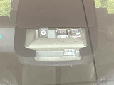 【トヨタセーフティセンス】走行中に前方の車両等を認識し、衝突しそうな時は警報とブレーキで衝突回避と被害軽減をアシスト。より安全にドライブをお楽しみいただけます。
