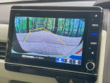 【バックカメラ】駐車時に後方がリアルタイム映像で確認できます。大型商業施設や立体駐車場での駐車時や、夜間のバック時に大活躍!運転スキルに関わらず、今や必須となった装備のひとつです!