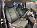 運転席も広々としており運転しやすい環境を実現しています☆