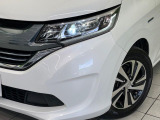 【LEDヘッドライト】悪天候や夜間走行時も良好な視界を確保し安心して運転できる高輝度LEDヘッドライトを装備!点灯速度が早く、消費電力も抑えられています。