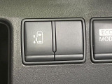 【パワースライドドア】スマートキーや運転席のスイッチでスライドドアの開閉が可能♪電動だから力を入れてドアを開ける必要が無く、小さいお子様でも、重い荷物を持っている時もラクに開け閉めできます♪