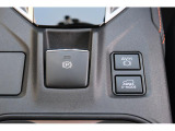Xモード搭載。路面状況に応じてモードを選択するだけで、4輪の駆動力やブレーキなどを適切にコントロール。悪路からのスムーズな脱出をアシストします。