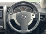 インテリアに合わせたデザインのステアリングは、運転される方のことも考え、運転しやすい形状、大きさです。是非一度、実際に触ってお確かめください。