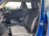 MINIの少し硬めのシートは乗り降りもしやすく、長距離ドライブでも疲れにくいように設計されております!