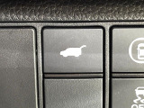 【パワーバックドア】スマートキーや運転席のボタンを押すだけでリアゲートが自動で開閉します!荷物を持っている時や、高い位置にあるバックドアを閉める際に便利な機能です♪
