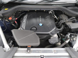 安心のBMW認定中古車は100項目の箇所を徹底的にチェック致します。機械的な箇所や電気系、コンピューターなどをご納車前に点検し、交換基準に達した部品は全て新品に修理返品した後にご納車致します。