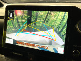 【バックカメラ】駐車時に後方がリアルタイム映像で確認できます。大型商業施設や立体駐車場での駐車時や、夜間のバック時に大活躍!運転スキルに関わらず、今や必須となった装備のひとつです!