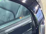 ブラインドスポットモニター ドライバーの死角に他の車を検知すると、ドアミラーの小さな警告灯が点灯。安全に車線を変更できます。ステアリングホイールを制御して衝突を回避するアシストをします。