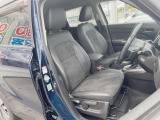 運転席シート廻りは使用感も少なく、良好な状態となっています。前オーナー様が丁寧に使っていたことがよくわかりますね。