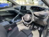 運転中の視線移動を抑えるレイアウトの「iCockpit」。