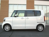 納車前には外装・内装のクリーニングを実施しております。クリーニングはご協力をいただいている業者様と共同でより良い品質を追求しております。※車両状態によっては店頭展示前に実施