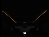 夜間に室内を照らしてくれるルームライトです♪♪
