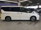エンジンルーム、室内、クリーニング済みです。厳選したお車を屋内展示場にて展示中☆車両品質には自信がございます!ぜひ一度ご来店ください!!