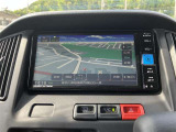 いまや必須装備「ナビゲーション」搭載!知らない場所にスイスイッとドライブ。もう、これなしではハンドルを握れませんね!でも運転中の操作は危険ですのでご注意ですね☆