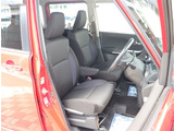 お車選びをお楽しみ頂けるよう、在庫車の展示スペースを十分に確保しております。