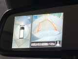 【アラウンドビューモニター】専用のカメラにより、上から見下ろしたような視点で360度クルマの周囲を確認することができます☆死角部分も確認しやすく、狭い場所での切り返しや駐車もスムーズに行えます。