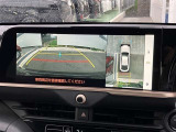 【全周囲モニター】フロント+サイド+バックにカメラが装着されています。車庫入れが苦手な方もこれがあれば安心ですね。