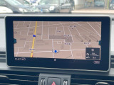 ●純正ナビ:一体感のあるナビは、高級感ある車内を演出してくれます。オーディオ機能も充実しておりますので、運転もより楽しめます♪