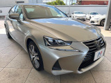 高透明度のガラス皮膜で撥水はもちろん、上質なツヤ・光沢を実現。紫外線や酸性雨から大切な愛車を保護し、色あせ・劣化を防止。「弾スプラッシュコート」、「弾プリミッサコート」からお選びいただけます。