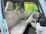 運転席シート廻りは使用感も少なく、良好な状態となっています。前オーナー様が丁寧に使っていたことがよくわかりますね。