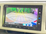 【バックカメラ】駐車時に後方がリアルタイム映像で確認できます。大型商業施設や立体駐車場での駐車時や、夜間のバック時に大活躍!運転スキルに関わらず、今や必須となった装備のひとつです!