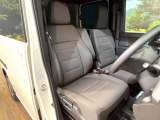 運転席シート廻りは使用感も少なく、良好な状態となっています。丁寧に使われていたことがよくわかりますね。