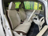 運転席シート廻りは使用感も少なく、良好な状態となっています。前オーナー様が丁寧に使っていたことがよくわかりますね。