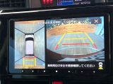 【パノラミックビューモニター】専用のカメラにより、上から見下ろしたような視点で360度クルマの周囲を確認することができます☆死角部分も確認しやすく、狭い場所での切り返しや駐車もスムーズに行えます。