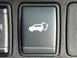 【パワーバックドア】スマートキーや運転席のボタンを押すだけでリアゲートが自動で開閉します!荷物を持っている時や、高い位置にあるバックドアを閉める際に便利な機能です♪