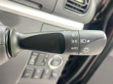 【オートライト】周りの明るさに応じて自動でヘッドライトの点灯・消灯ができる機能です!ライトの付け忘れ・消し忘れなどが無くなり、雨の日や夕方の走行も安心!トンネル通過時も便利ですね♪