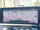 ●ベンツ純正ナビ:一体感のあるナビは、高級感ある車内を演出してくれます。Bluetooth再生などオーディオ機能も充実しておりますので、運転もより楽しめます♪