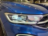 ・まるでガラス細工のようなヘッドライトのデザインです。車種によってデザインが様々ですので是非1度見比べてみてください。