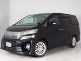 ★展示前点検実施★特殊な機材も用いて、前車点検を実施しております!