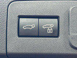 【パワーバックドア】スマートキーや運転席のボタンを押すだけでリアゲートが自動で開閉します!荷物を持っている時や、高い位置にあるバックドアを閉める際に便利な機能です♪
