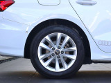 ●オシャレは足元からといいますが、車も同じく足元のエレガンスさで全体のイメージが変わります。