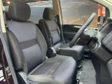 運転席も広々としており運転しやすい環境を実現しています☆