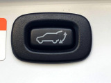 ★【パワーバックドア】スマートキーや運転席のボタンを押すだけでリアゲートが自動でオープンいたします!