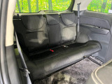 床下収納式のサードシートです。座席部分をコンパクトに収納でき、広大な荷室スペースとしてお使いいただけます!乗車人数や荷物の量など利用シーンに合わせて3列目を有効活用でき、とっても便利♪