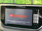 【純正ナビ】人気の純正ナビを装備しております。ナビの使いやすさはもちろん、オーディオ機能も充実!キャンプや旅行はもちろん、通勤や買い物など普段のドライブも楽しくなるはず♪
