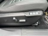 自動車保険について。正規ディーラーだけの特別なブランド保険に加入いただけます。基本補償に加え5つの項目をカバーする「プレミアムプラス」と、長期契約による安定した保険料で、さらなる安心と満足を提供します