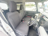 運転席シート廻りは使用感も少なく、良好な状態となっています。丁寧に使われていたことがよくわかりますね。