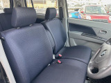 運転席まわりには十分なスペースがあり、大柄な方でもゆったり運転していただける環境です。
