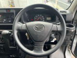 ノーマルなハンドルとなっております!握りやすく長距離運転も快適ですよ〜!