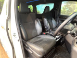 運転席シート廻りは使用感も少なく、良好な状態となっています。丁寧に使われていたことがよくわかりますね。