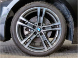 【BMWアロイホイル】軽量かつ強度に拘ったアロイホイル。走行性能ポテンシャルを引き出す設計。車の足元を引き締めてくれる大きなポイントはアロイホイルです。
